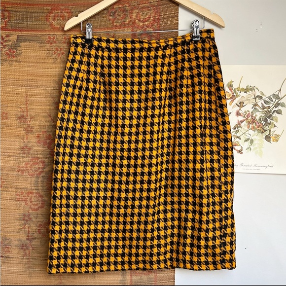 Vintage Dresses & Skirts - Vintage 90s Houndstooth Plaid High Waisted Skirt Gold Black